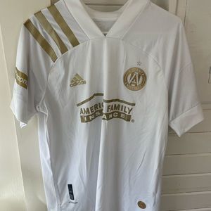 Adidas men’s Atlanta United soccer jersey Large